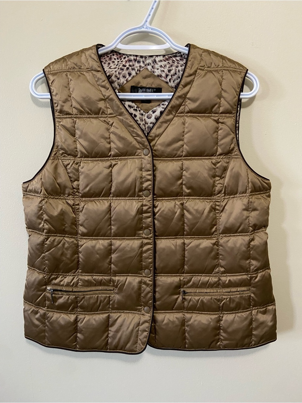 Quilted Gold Vest Size XL - Picture 12 of 12
